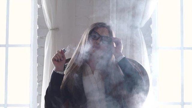 Entdecke den ultimativen Vape Adventskalender mit e Zigaretten für grenzenlosen Genuss im Winter