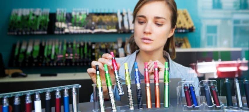 E-Zigaretten Shop präsentiert praktische Tipps, wie lange hält eine e zigarette wirklich, Akkulaufzeit Pflege und Ersatzteile