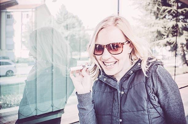 E-Cigaretta und Halsschmerzen durch E Zigarette verstehen und vermeiden leicht gemacht